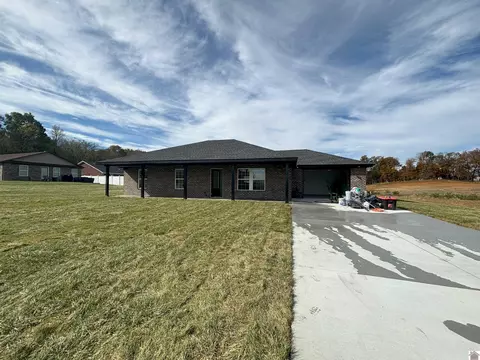105 Clover, Paducah, KY 42003