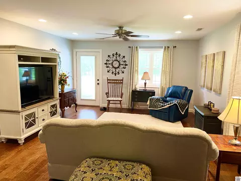 60 Pine Bark Dr, Murray, KY 42071 photo 2