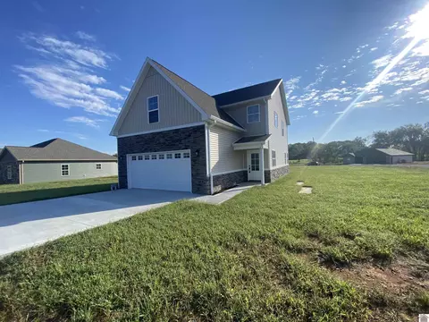32 Stonegate Dr, Cadiz, KY 42211