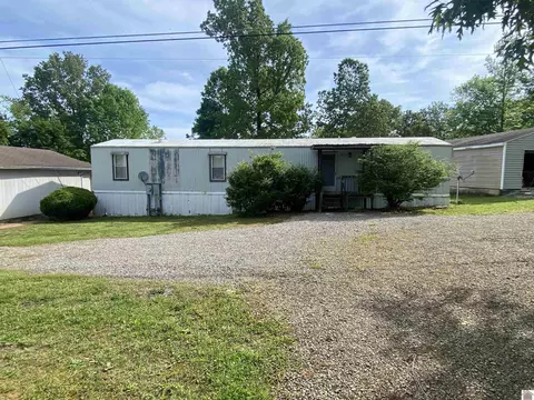 500 B Hall Rd, Cadiz, KY 42211