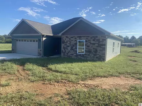36 Stonegate Dr, Cadiz, KY 42211