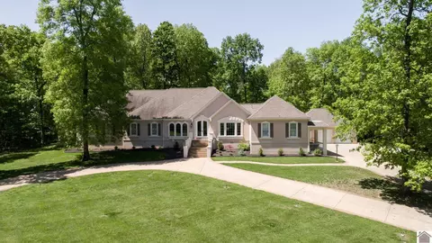 504 Farris Ln, Benton, KY 42025