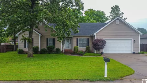 8215 Danube Dr, West Paducah, KY 42086