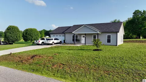 58 Meadowbrook Dr, Cadiz, KY 42211