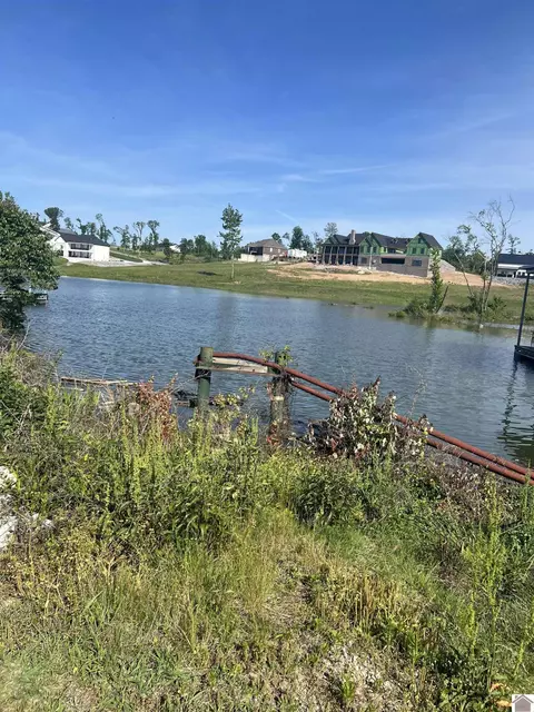 96 Enterprise Ln, Benton, KY 42025