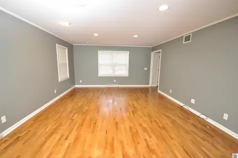 1702 Olive St, Murray, KY 42071 photo 3