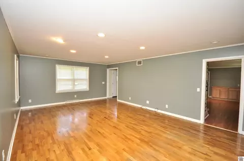 1702 Olive St, Murray, KY 42071 photo 4