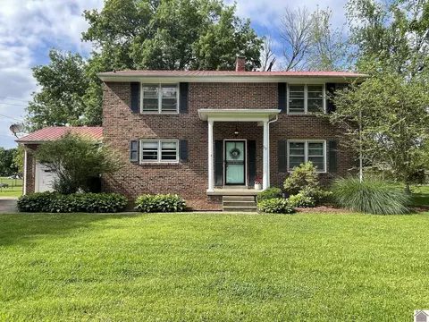 1702 Olive St, Murray, KY 42071