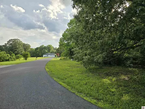 415 Marco St, Benton, KY 42025 photo 3