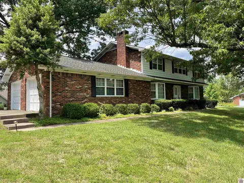 778 Oak Park Blvd, Calvert City, KY 42029