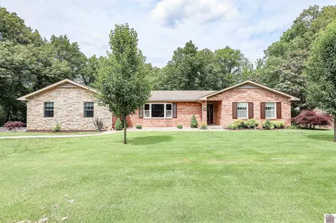 711 Springwell Ln, Paducah, KY 42001