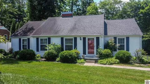 457 Hilldale Rd, Paducah, KY 42001
