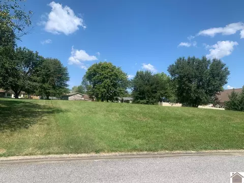 245 Ashcreek Rd, Paducah, KY 42001