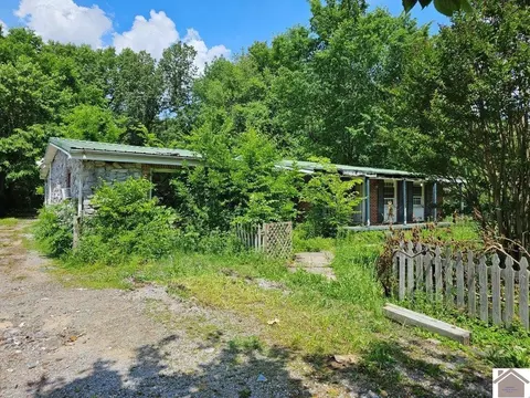 1637 Yarbro Ln, Paducah, KY 42003