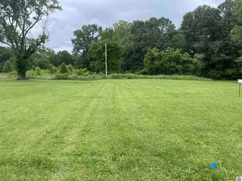 104 Morningside Dr, Benton, KY 42025