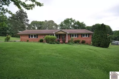 211 Summit Dr, Paducah, KY 42003