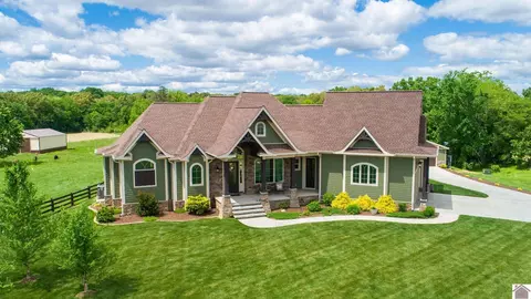 852 Coleman Trl, Murray, KY 42071