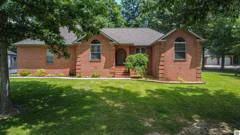 1331 Creekview Dr, Paducah, KY 42003