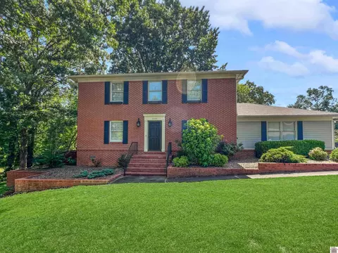 1525 Oxford Dr, Murray, KY 42071