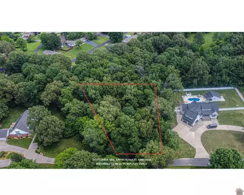 220 Skylark Dr, Paducah, KY 42001