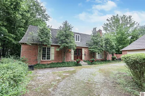 598 Woodland Dr, Paducah, KY 42001