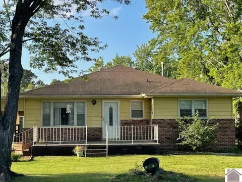 305 Second St, Cadiz, KY 42211
