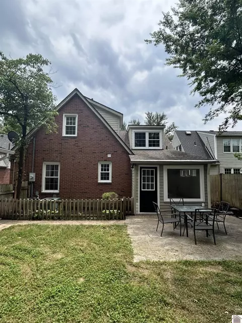 3421 Forest Cir, Paducah, KY 42001