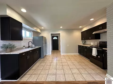 101 Y Dr, Murray, KY 42071 photo 3