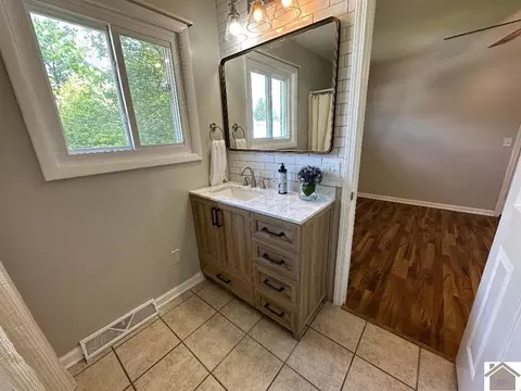 101 Y Dr, Murray, KY 42071 photo 8