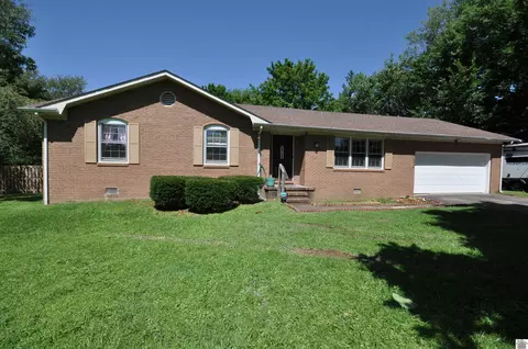 1202 S 16th St, Murray, KY 42071