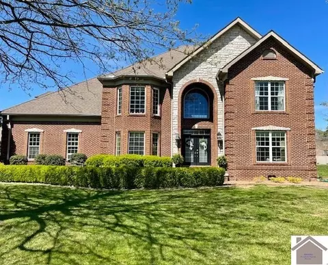 106 Jameswood Dr, Murray, KY 42071