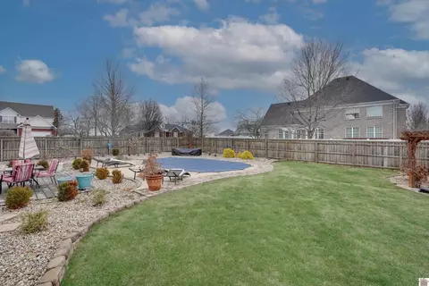 118 Thoroughbred Dr, Murray, KY 42071 photo 2