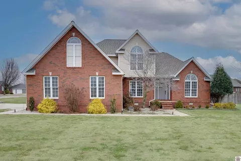118 Thoroughbred Dr, Murray, KY 42071