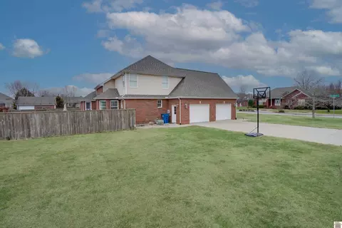 118 Thoroughbred Dr, Murray, KY 42071 photo 5