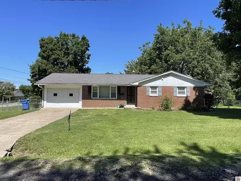 401 Hopkins Dr, Clinton, KY 42031