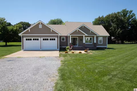4345 Woodland Hill Dr, Kevil, KY 42053