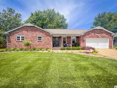 1544 Mockingbird Dr, Murray, KY 42071