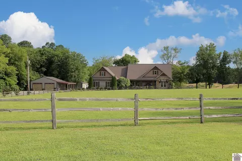 1671 Valentine Rd, New Concord, KY 42076