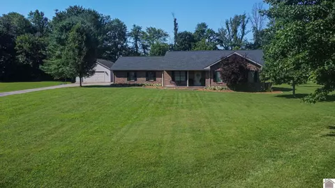 3900 Lanie Dr, Kevil, KY 42053