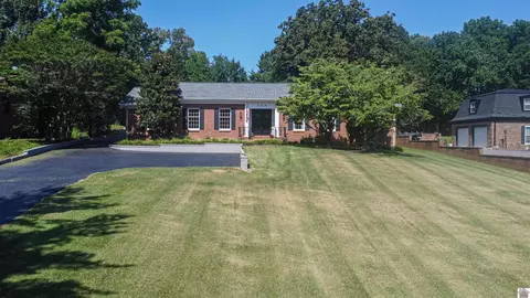 133 Springwell Ln, Paducah, KY 42001