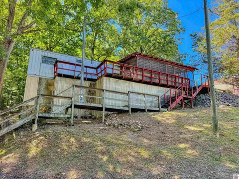 125 Lakeshore Dr, New Concord, KY 42076