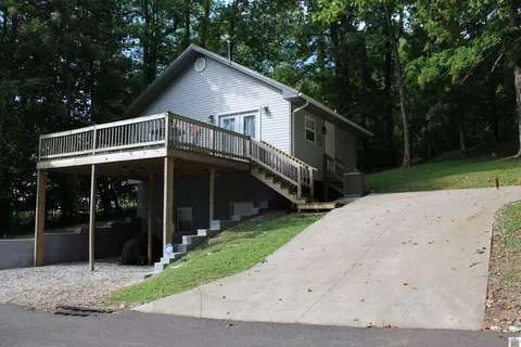 713 Lisanby Rd, Eddyville, KY 42038