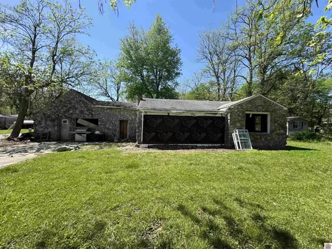 1149 Oaks Rd, Paducah, KY 42003