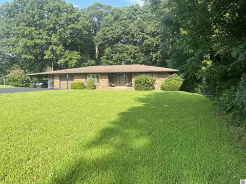 325 Terrace Ln, Paducah, KY 42003