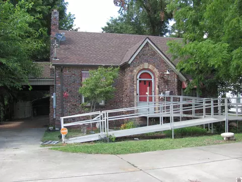 229 W Farthing, Mayfield, KY 42066
