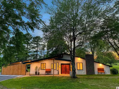 1653 N 16th St, Murray, KY 42071