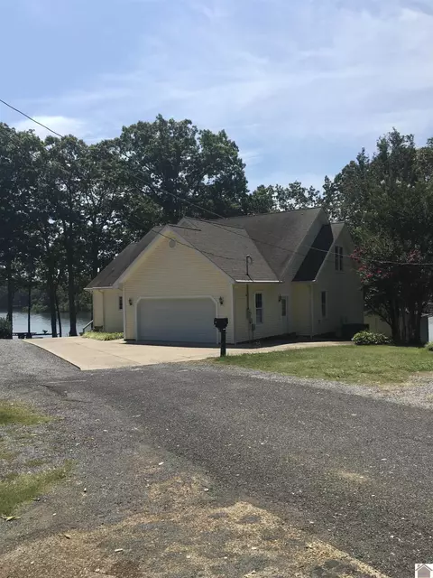 140 Shore Ln, Benton, KY 42025