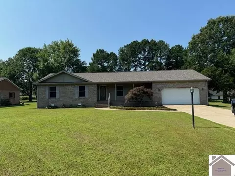 830 Cindy Dr, Paducah, KY 42003