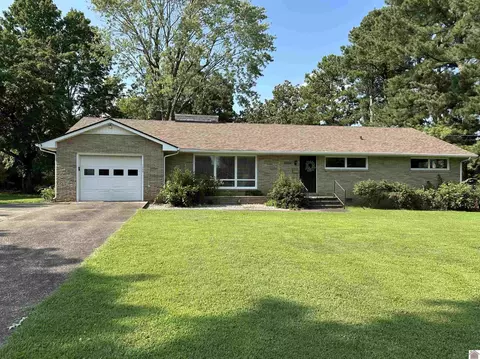1500 Cardinal Dr, Murray, KY 42071