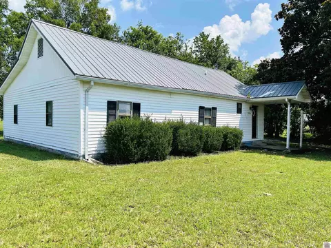 1334 Jefferson St, Cadiz, KY 42211